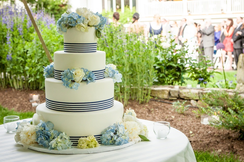 wedding cake under tent