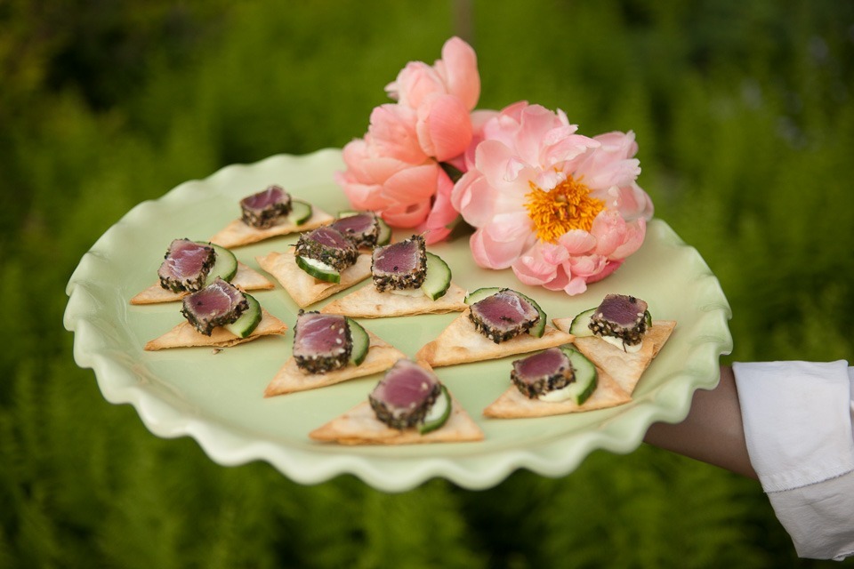 tuna sushi hors d'oeuvre